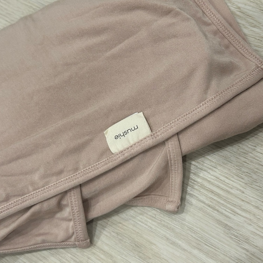 NWOT MUSHIE Stretchy Baby Swaddle Blanket